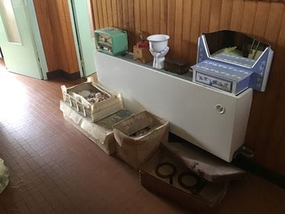 Vente en un lot du mobilier d'une maison...