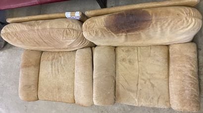 Paire de larges fauteuils Cube/Vintage et...