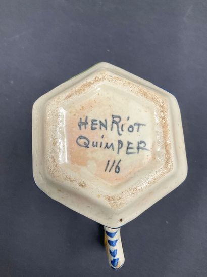 HENRIOT QUIMPER, Partie de 2 services à thé...