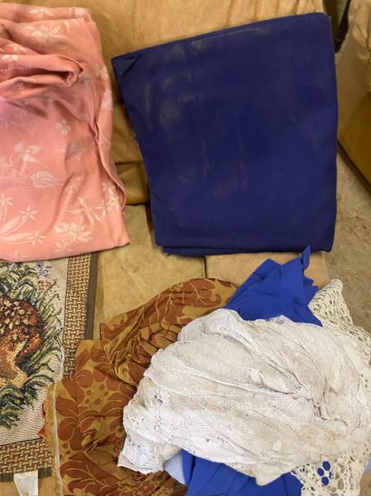 Lot de divers tissus dt housse vintage pr...