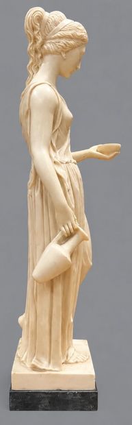 Statuette en résine représentant une déesse...