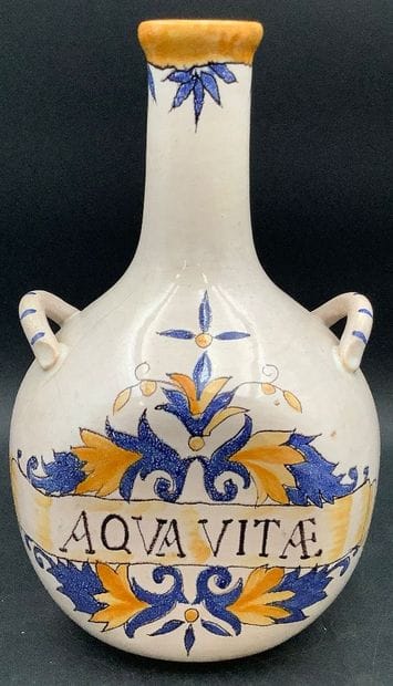 Grande gourde ou pichet en faïence aux formes...