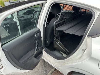 PEUGEOT 208 Immatriculée : EA-312-WR 
Phase...