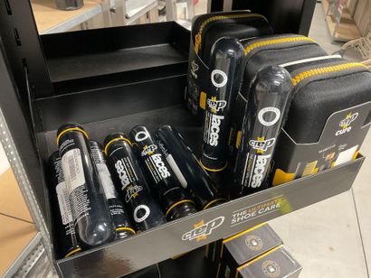 Présentoir CREP Protect et 38 produits neufs,...