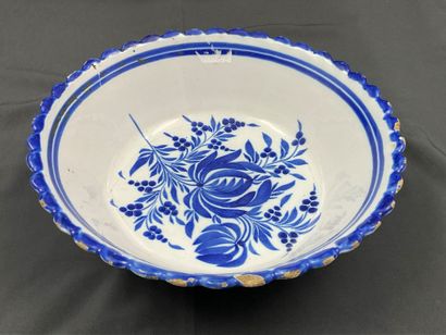 Manette de céramiques et porcelaine dont...