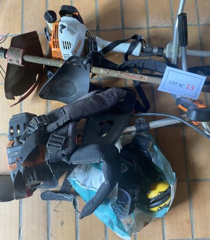 Lot de 3 débroussailleuses: Sthil/Kawasaki...