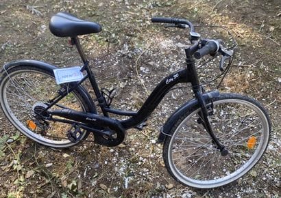 Vélo de ville dit féminin «City 30» en B...