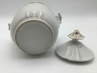 Porcelaine de Paris et divers, regroupement...