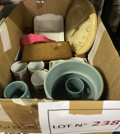 Petite caisse varia de Brocante, en l’état...