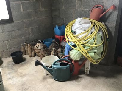 Vente en un lot du mobilier d'une maison...