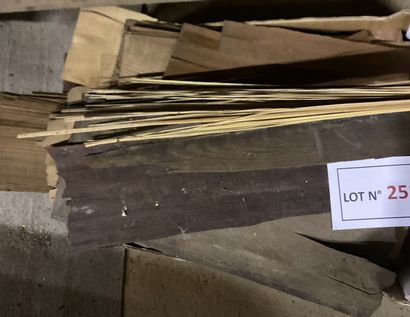 Lot de divers placages, en l’état grenier....