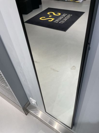 25 mètres linéaires de supports grillagés...