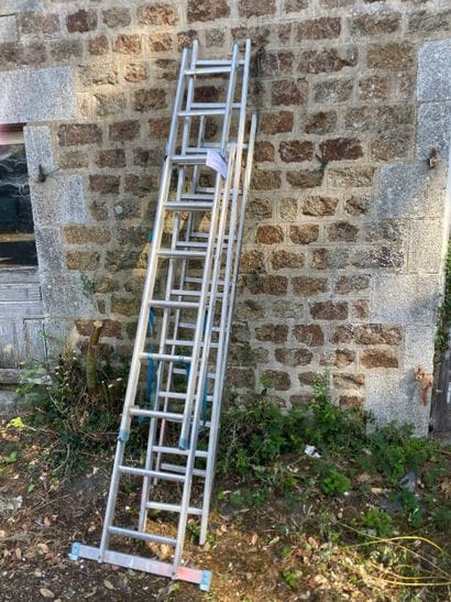 Lot de 3 échelles Alu dt une double «Starline»...