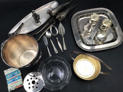 Lot de métal argenté et inox, en l’état,...