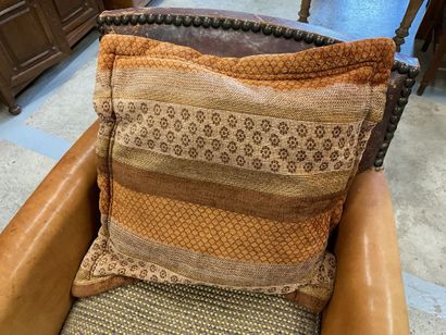 Fauteuil Club en cuir, usures et accidents....