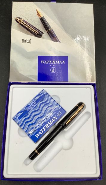 Un coffret Waterman comprenant un stylo plume...