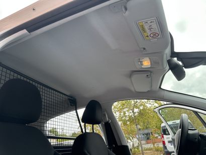 PEUGEOT 208 Immatriculée : EA-312-WR 
Phase...