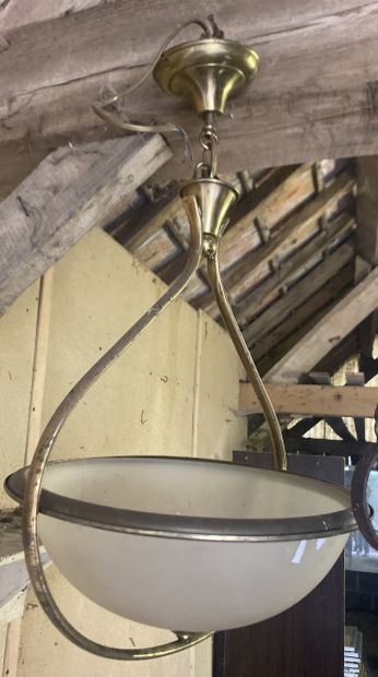 Lot de 2 lustres de type suspensions et en...