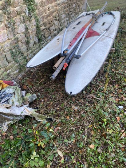 Lot de 2 planches à voile DUFOUR et en l’état...