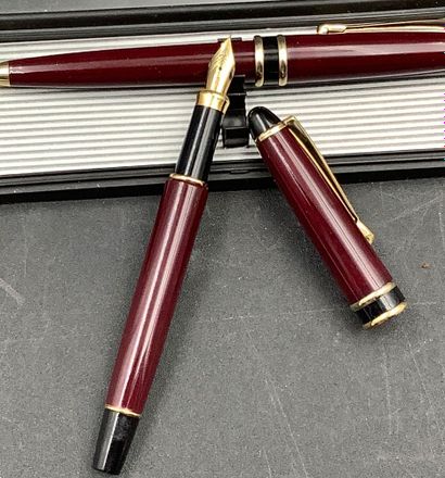 Un coffret Waterman comprenant un stylo plume...