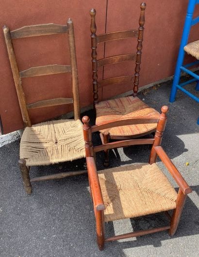 Ensemble de petits mobilier divers, 5 chaises...
