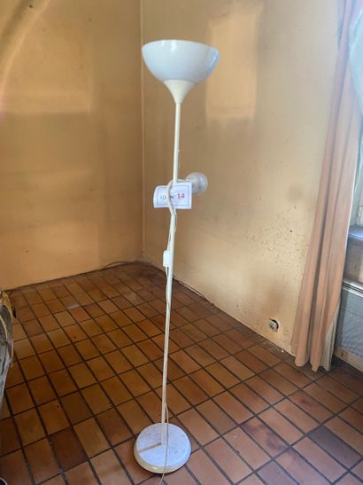Lot comprenant Téléviseur avec écran de 80...