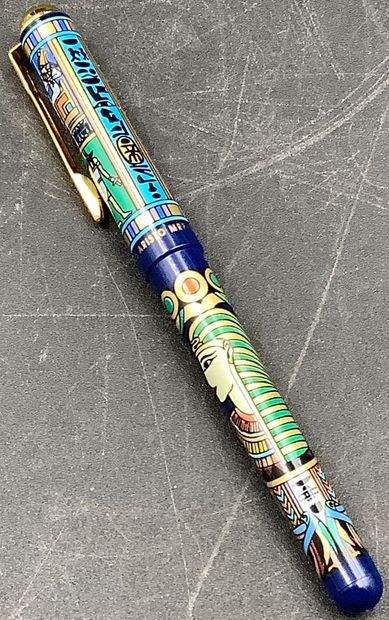 Un coffret Waterman comprenant un stylo plume...
