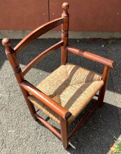 Ensemble de petits mobilier divers, 5 chaises...