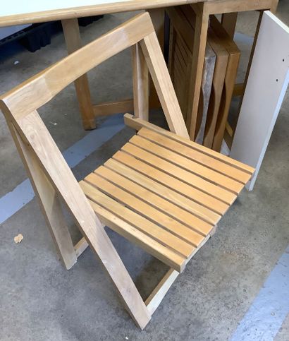 Table modulable multifonctions avec 4 chaises...