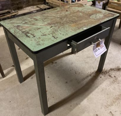 Table-bureau Industrielle Vintage et en métal....