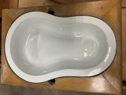 Bidet en faïence Creil Montereau, 34 x 50...