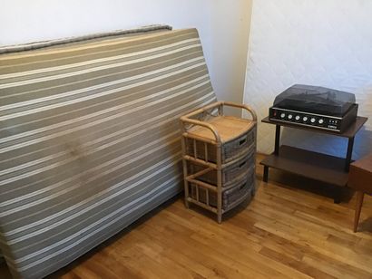 Vente en un lot du mobilier d'une maison...