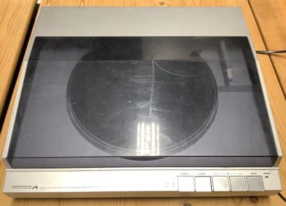 Regroupement de 2 platines disque vinyle.
-...