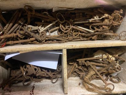 Lot de 4 boites contenant quantité de diverses...