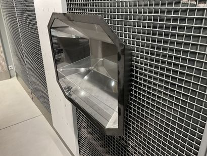 25 mètres linéaires de supports grillagés...