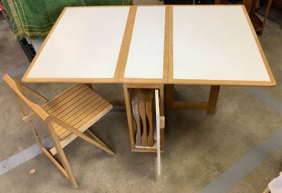 Table modulable multifonctions avec 4 chaises...
