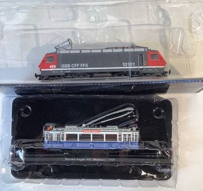 Lot de 2 locomotives de marque EDITIONS ATLAS....