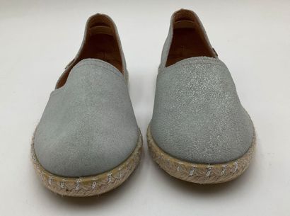 VERBENAS, modèle Carmen Orion , taille 37.
État...