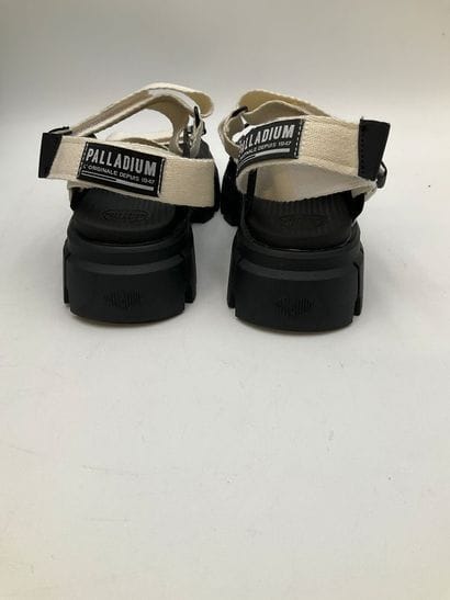 PALLADIUM, modèle Revolt sandal Army Star...