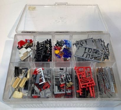 Lot de pièces de rechange et de manuels pour...