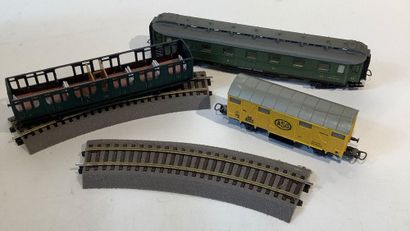 Lot de pièces de rechange pour wagons, locomotives...