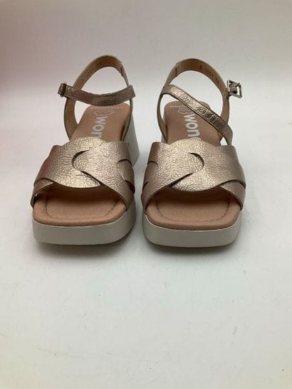 WONDERS, modèle Georgina D-1001, taille 36.
État...