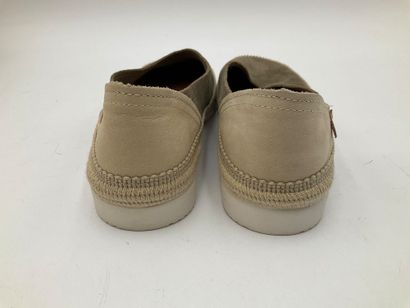 VERBENAS, modèle Noélia kaki, taille 37.
État...