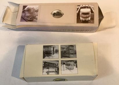 Lot de 2 locomotives de marque EDITIONS ATLAS....