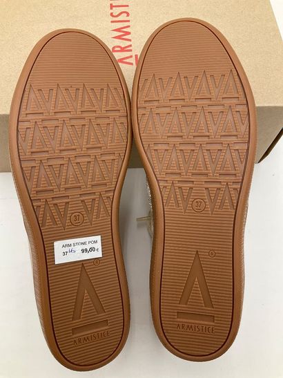 ARMISTICE, modèle Stone Mid Cut or, taille...
