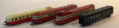Lot de locomotives et wagons de la marque...