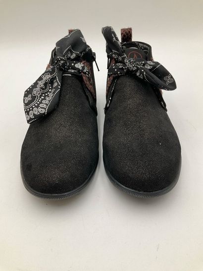ARMISTICE, modèle Stone Mid Cut noir, taille...