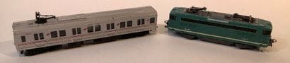 Lot de 2 wagons et 8 locomotives de marques:...