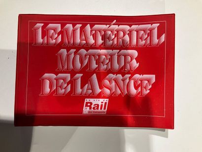Lot contenant des soldats miniatures, des...