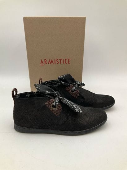 ARMISTICE, modèle Stone Mid Cut noir, taille...
